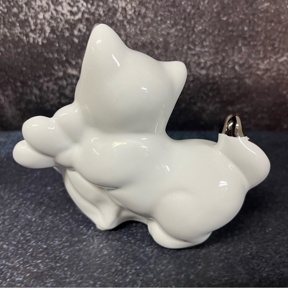 Ahura Ceramic Cat Figurine with Swarovski Crystal Eyes, Silver Painted Detailing - Picture 3 of 14